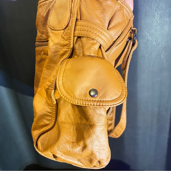 Angel Kiss made of high quality wear resisting & washable leather Crossbody bag - Picture 7 of 9